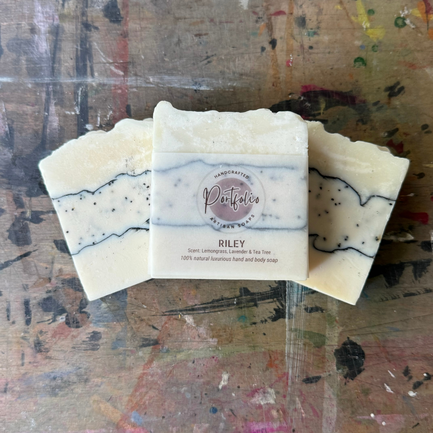 RILEY. Scent: Tea tree, Lavender, Lemongrass.
