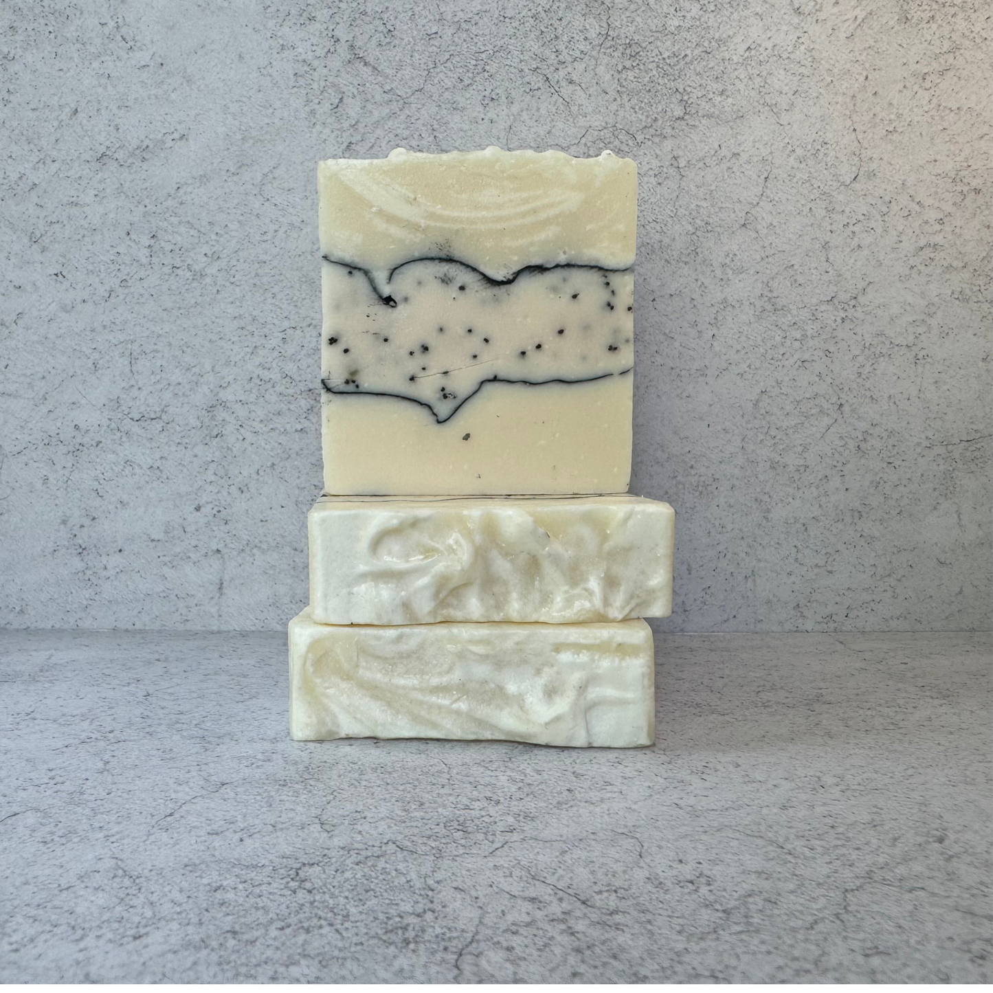 RILEY. Scent: Tea tree, Lavender, Lemongrass.