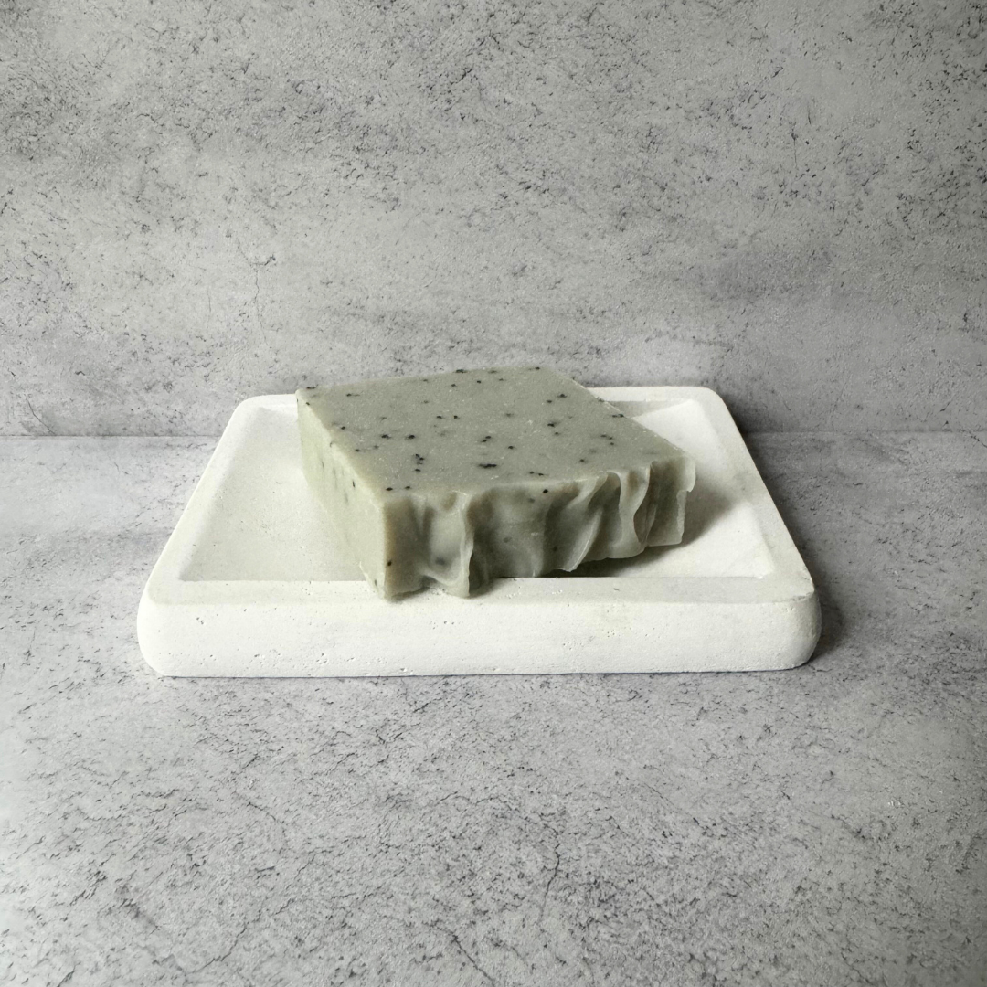 MONET- Gardeners/dirty hands soap. Scent: Rosemary, Eucalyptus Tea tree