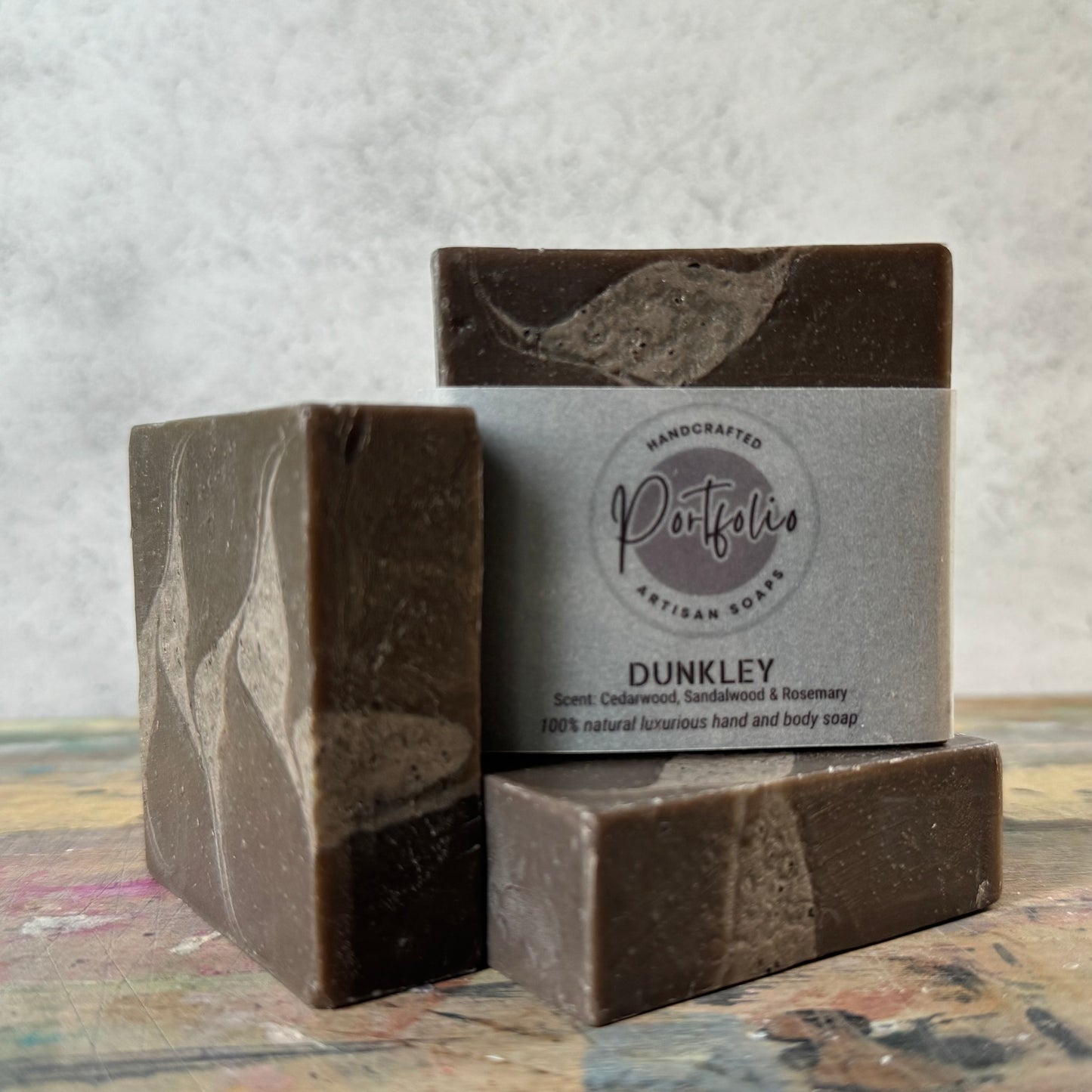 DUNKLEY. Scent: Cedarwood, Sandalwood & Rosemary